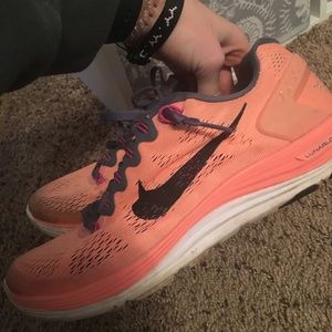 Peach nike lunarglide 5